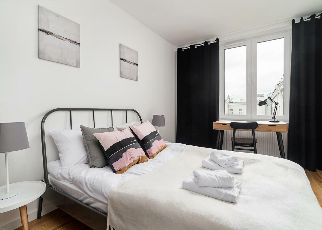 Metro Centrum Light Apartment *